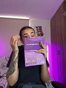 Explore our live girls sluts from our Custom and Multi clubs and checkout exclusive access to highly interactive content, such as shape, hair, titties, pussy type and many more.