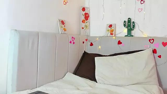 Explore our live girls sluts from our Custom and Multi clubs and checkout exclusive access to highly interactive content, such as shape, hair, titties, pussy type and many more.