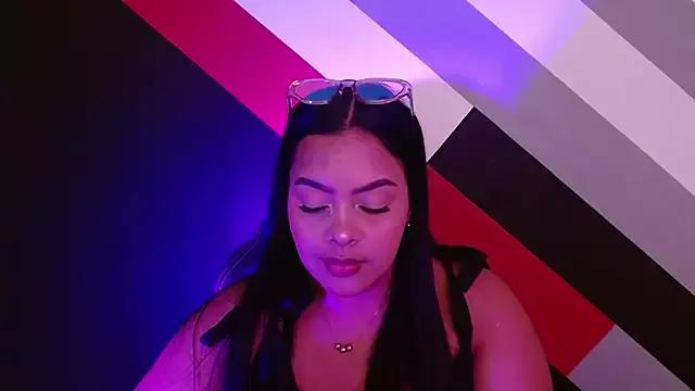 Explore our live girls sluts from our Custom and Multi clubs and checkout exclusive access to highly interactive content, such as shape, hair, titties, pussy type and many more.