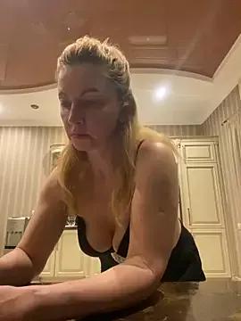 Amazoniiaa from StripChat