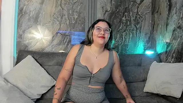 Explore our live girls sluts from our Custom and Multi clubs and checkout exclusive access to highly interactive content, such as shape, hair, titties, pussy type and many more.