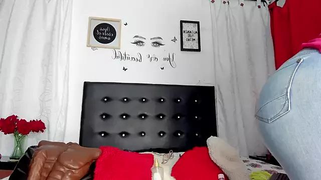 AmbarthSmiith2 from StripChat