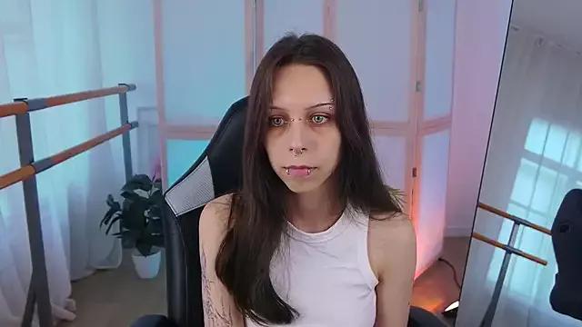 Explore our live girls sluts from our Custom and Multi clubs and checkout exclusive access to highly interactive content, such as shape, hair, titties, pussy type and many more.