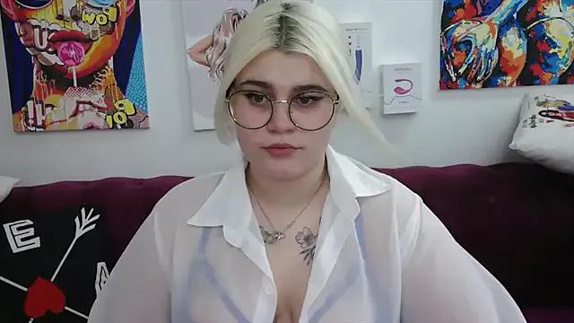 Amber_Monro from StripChat is Freechat
