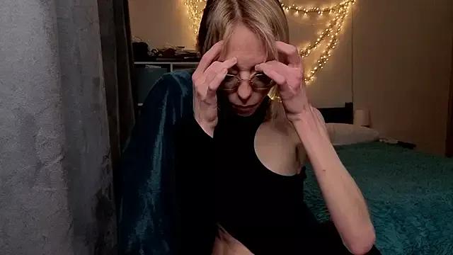 Explore our live girls sluts from our Custom and Multi clubs and checkout exclusive access to highly interactive content, such as shape, hair, titties, pussy type and many more.
