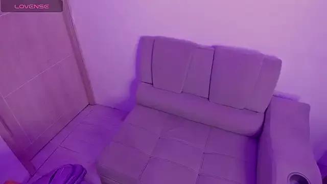 Explore our live girls sluts from our Custom and Multi clubs and checkout exclusive access to highly interactive content, such as shape, hair, titties, pussy type and many more.