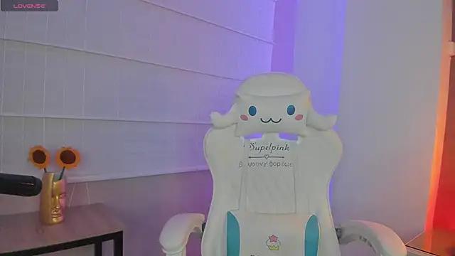 Explore our live girls sluts from our Custom and Multi clubs and checkout exclusive access to highly interactive content, such as shape, hair, titties, pussy type and many more.