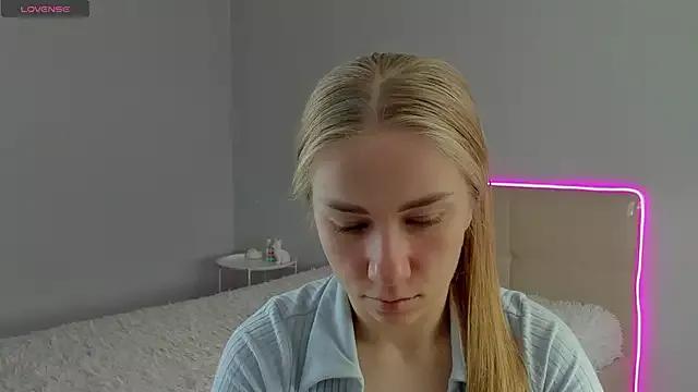 AmberArt from StripChat is Freechat