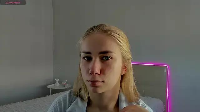 AmberArt from StripChat is Freechat