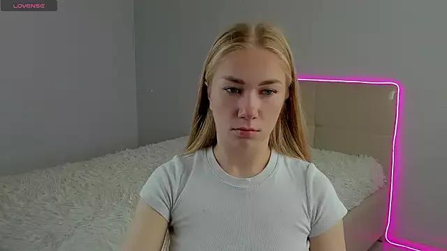 AmberArt from StripChat is Freechat