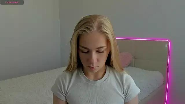 AmberArt from StripChat is Freechat