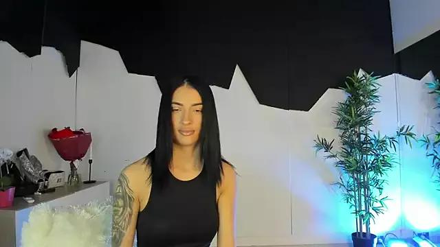 Explore our live girls sluts from our Custom and Multi clubs and checkout exclusive access to highly interactive content, such as shape, hair, titties, pussy type and many more.