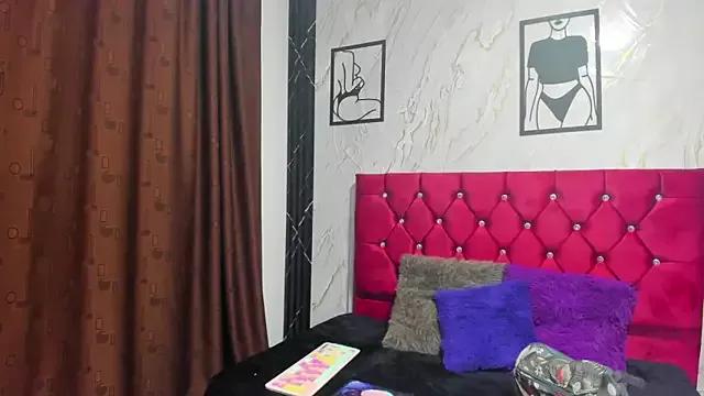 Ambermistsh from StripChat is Freechat