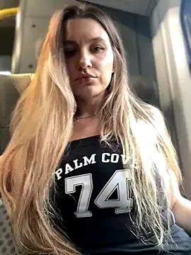 Amia_mur from StripChat