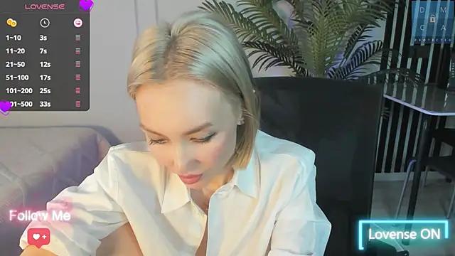AmiiWong from StripChat
