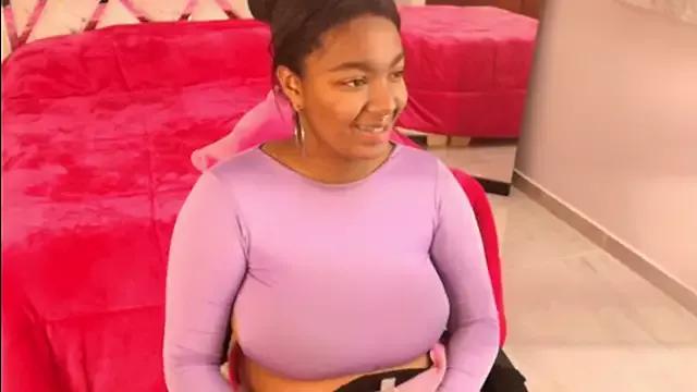 Amiranast from StripChat is Freechat