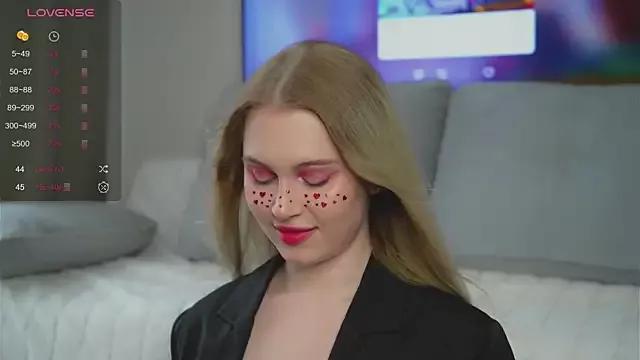 Explore our live girls sluts from our Custom and Multi clubs and checkout exclusive access to highly interactive content, such as shape, hair, titties, pussy type and many more.