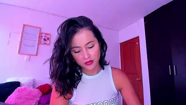 Explore our live girls sluts from our Custom and Multi clubs and checkout exclusive access to highly interactive content, such as shape, hair, titties, pussy type and many more.