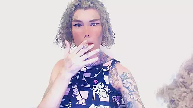 Explore our live girls sluts from our Custom and Multi clubs and checkout exclusive access to highly interactive content, such as shape, hair, titties, pussy type and many more.
