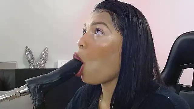 Explore our live girls sluts from our Custom and Multi clubs and checkout exclusive access to highly interactive content, such as shape, hair, titties, pussy type and many more.