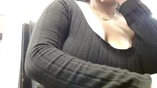 Anabelle_00_ from StripChat is Freechat