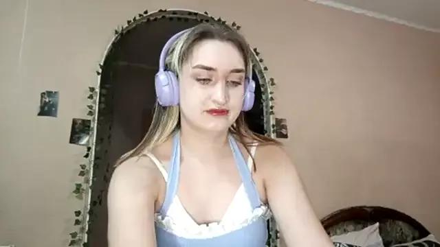 Anabree from StripChat is Freechat