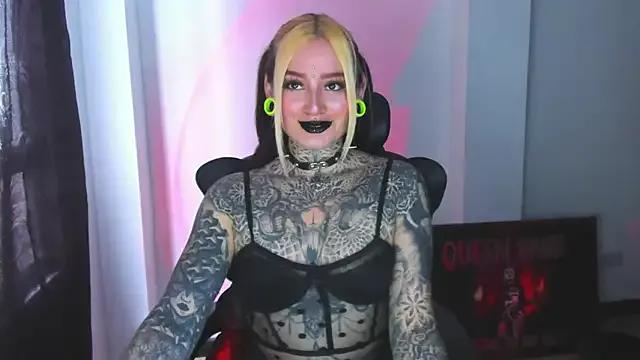 Explore our live girls sluts from our Custom and Multi clubs and checkout exclusive access to highly interactive content, such as shape, hair, titties, pussy type and many more.
