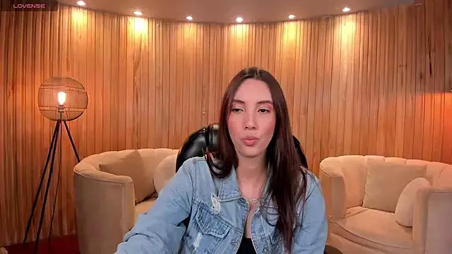 AnaisNin from StripChat