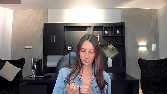 AnaisNin from StripChat