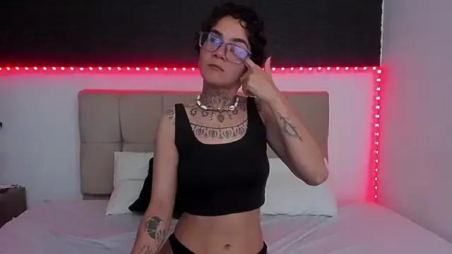 anaroa from StripChat