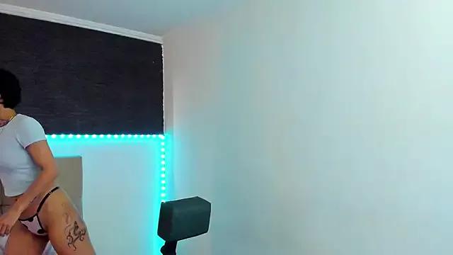 anaroa01 from StripChat