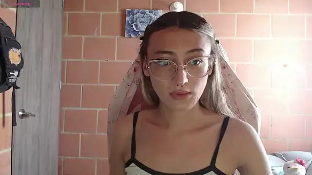 Andrea_camilaaa from StripChat is Freechat