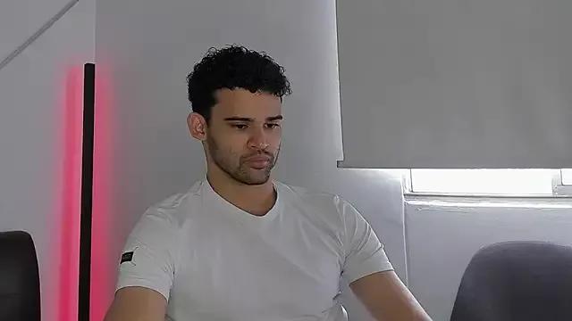 andrewChris_ from StripChat is Freechat