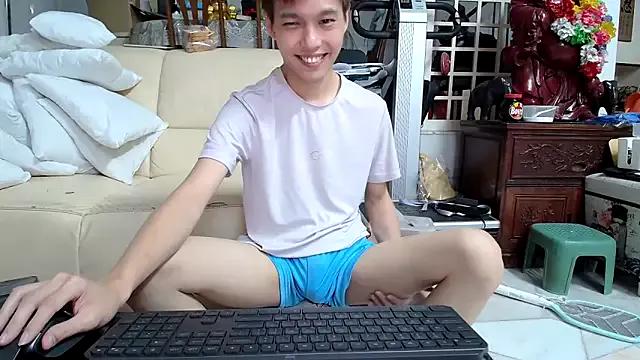 andrewooi from StripChat is Freechat