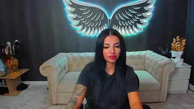 Explore our live girls sluts from our Custom and Multi clubs and checkout exclusive access to highly interactive content, such as shape, hair, titties, pussy type and many more.