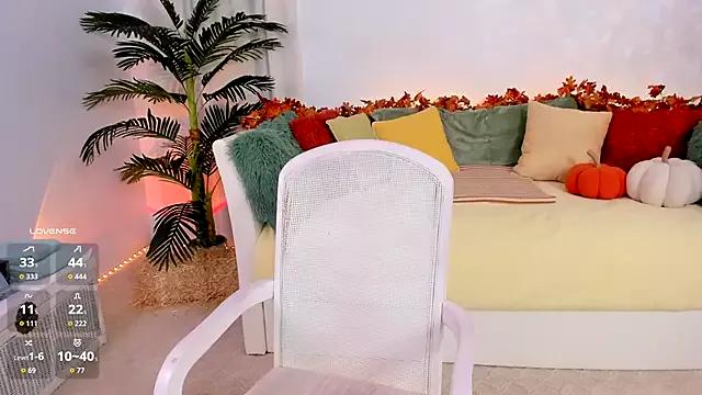 Explore our live girls sluts from our Custom and Multi clubs and checkout exclusive access to highly interactive content, such as shape, hair, titties, pussy type and many more.