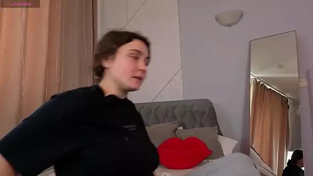 Explore our live girls sluts from our Custom and Multi clubs and checkout exclusive access to highly interactive content, such as shape, hair, titties, pussy type and many more.