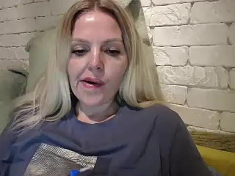 Explore our live girls sluts from our Custom and Multi clubs and checkout exclusive access to highly interactive content, such as shape, hair, titties, pussy type and many more.