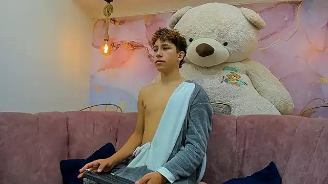 Angel_superhuge from StripChat is Freechat