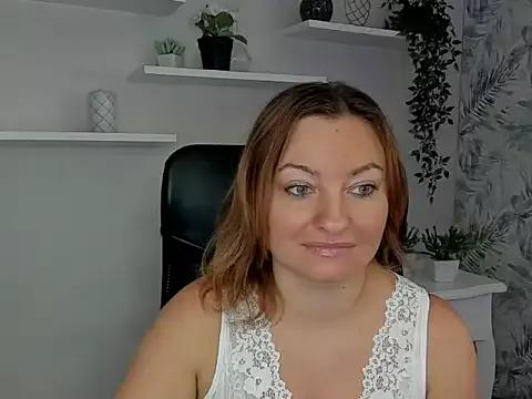 angelaSamt from StripChat is Freechat