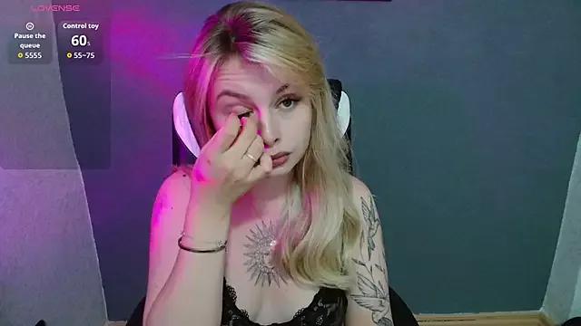 AngelicaHollywood from StripChat is Freechat