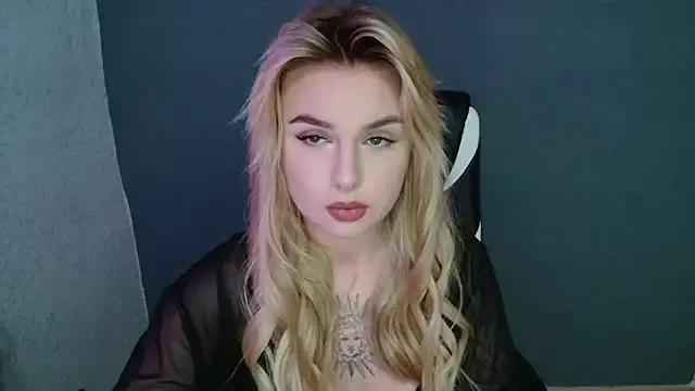 AngelicaHollywood from StripChat is Freechat