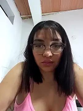 Angelie_squirt from StripChat is Freechat