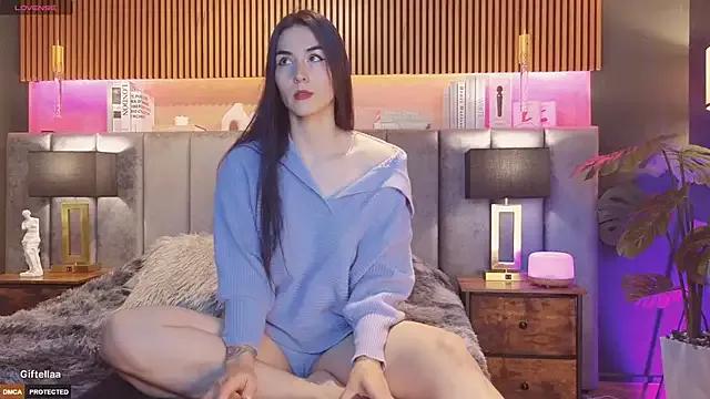 Explore our live girls sluts from our Custom and Multi clubs and checkout exclusive access to highly interactive content, such as shape, hair, titties, pussy type and many more.