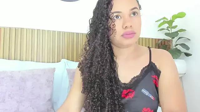 angie_leonn from StripChat is Freechat