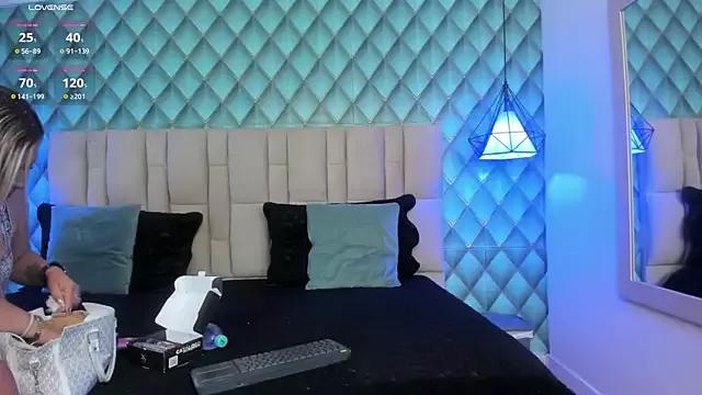 angie_williams_ from StripChat is Freechat