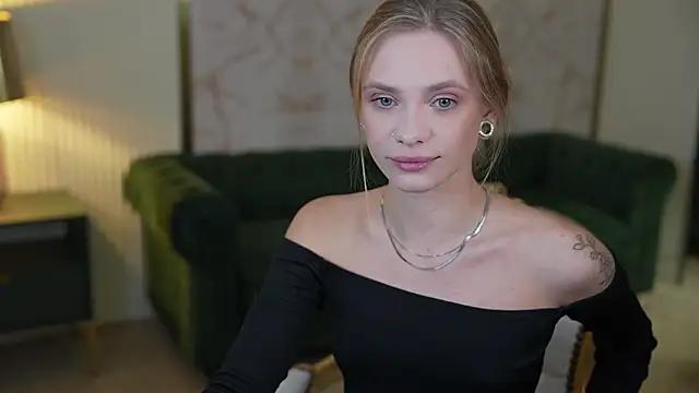 Explore our live girls sluts from our Custom and Multi clubs and checkout exclusive access to highly interactive content, such as shape, hair, titties, pussy type and many more.