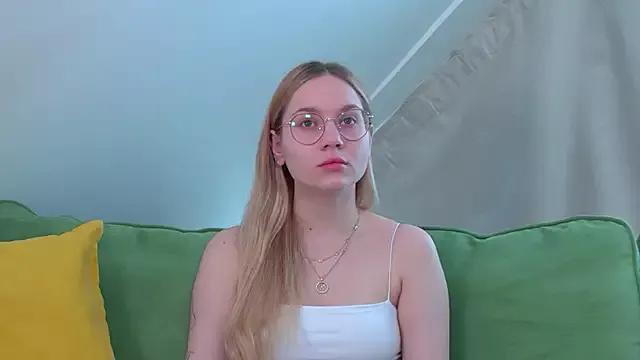 AnidiBerry from StripChat is Freechat