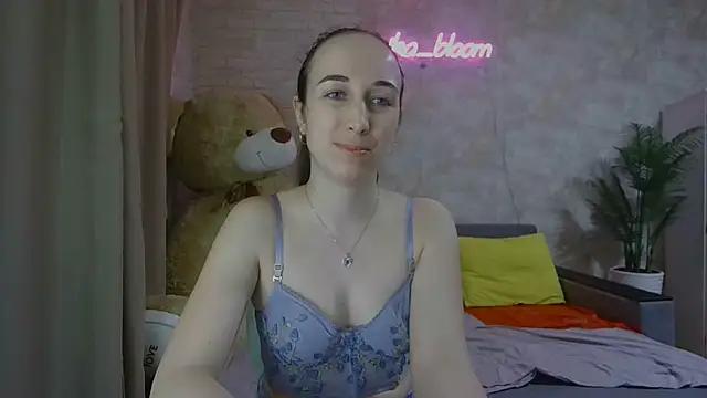 Explore our live girls sluts from our Custom and Multi clubs and checkout exclusive access to highly interactive content, such as shape, hair, titties, pussy type and many more.