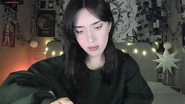 Explore our live girls sluts from our Custom and Multi clubs and checkout exclusive access to highly interactive content, such as shape, hair, titties, pussy type and many more.